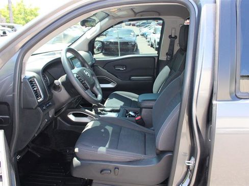 Used 2022 Nissan Frontier SV w/ Technology Package AWD/4WD image 10