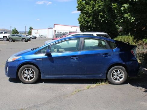 Used 2011 Toyota Prius Two FWD image 3
