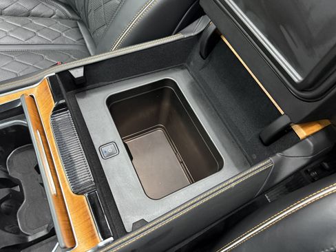 Used 2022 Jeep Grand Wagoneer Series III image 24