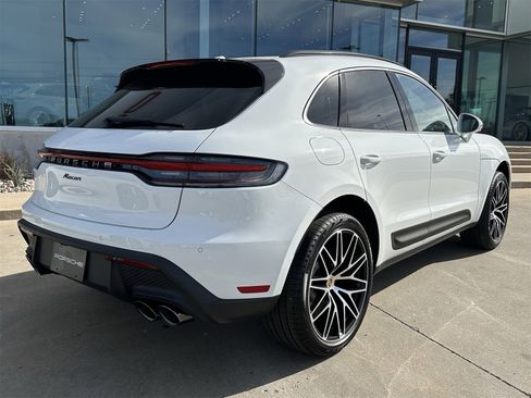 New 2026 Porsche Macan image 7