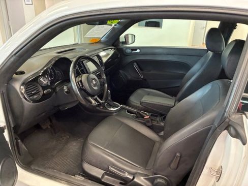 Used 2018 Volkswagen Beetle 2.0T S w/ Style & Comfort Package For S image 9