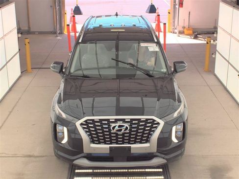 Used 2022 Hyundai Palisade Limited w/ Cargo Package AWD/4WD image 2