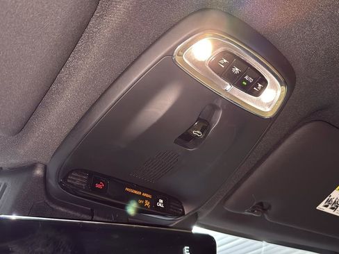 Used 2018 Volvo XC60 T6 Inscription w/ Convenience Package image 23