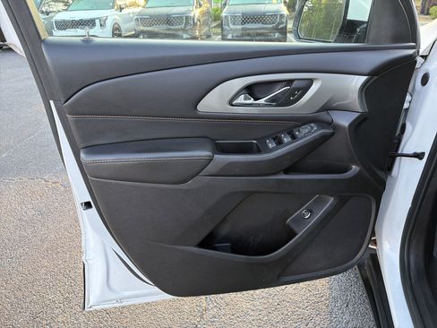 Used 2020 Chevrolet Traverse LT FWD image 10