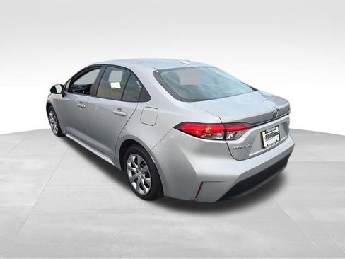 Used 2026 Toyota Corolla LE FWD image 4