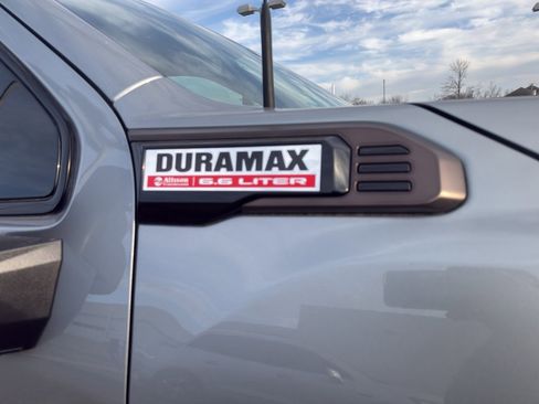 Used 2024 GMC Sierra 2500 AT4X image 4