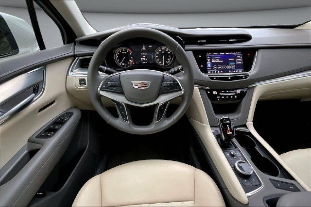 Used 2021 Cadillac XT5 Premium Luxury FWD image 10
