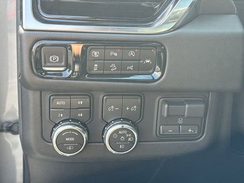 New 2026 GMC Yukon XL Denali w/ Denali Reserve Package image 20