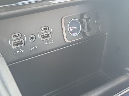 Used 2025 Jeep Grand Cherokee Limited RWD image 32