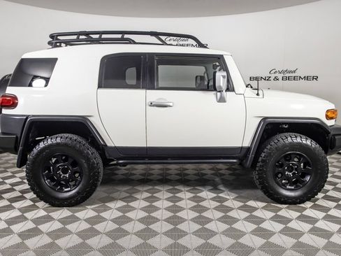Used 2012 Toyota FJ Cruiser 4WD w/ Convenience Pkg image 3