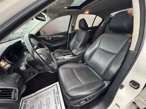 Used 2016 INFINITI Q50 3.0t Premium w/ Driver Assistance Package image 8