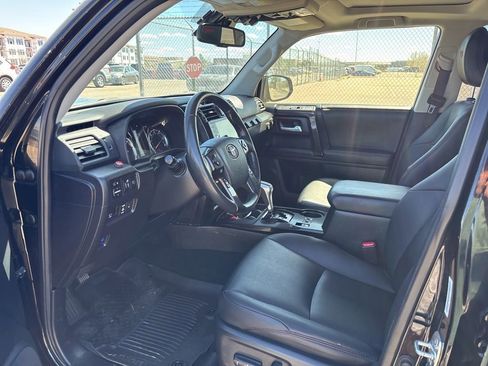 Used 2023 Toyota 4Runner TRD Off-Road Premium w/ Off Road Premium Plus Package image 7