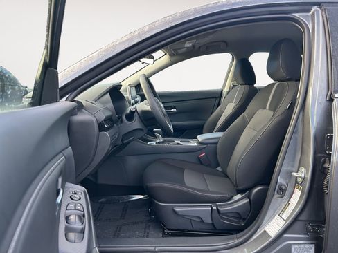 Used 2025 Nissan Sentra SV image 15