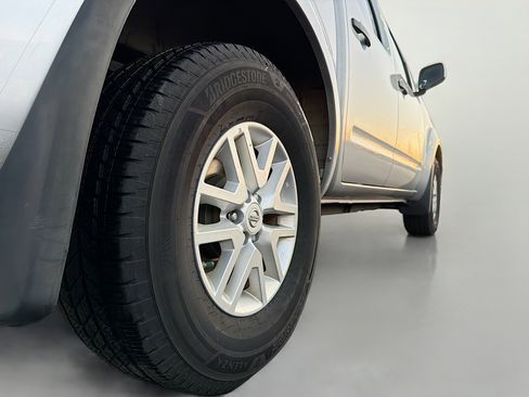 Used 2017 Nissan Frontier SV image 17