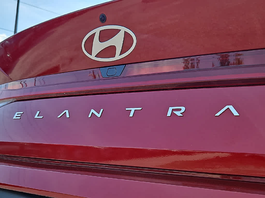 Used 2024 Hyundai Elantra Limited FWD image 32