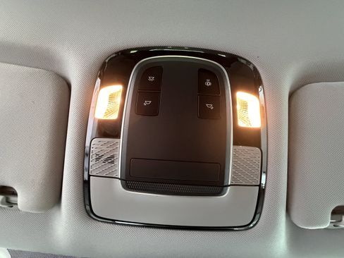 Used 2020 Hyundai Palisade SE FWD image 16