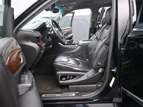 Used 2018 Cadillac Escalade ESV 4WD image 10