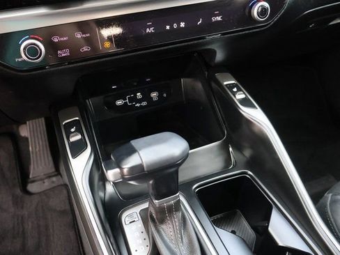 Used 2025 Kia Sorento EX w/ Panoramic Sunroof Package image 40