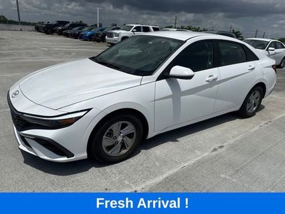Used 2024 Hyundai Elantra SE