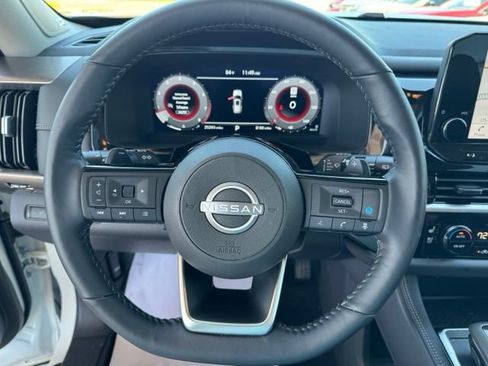 Used 2024 Nissan Pathfinder Platinum AWD/4WD image 15