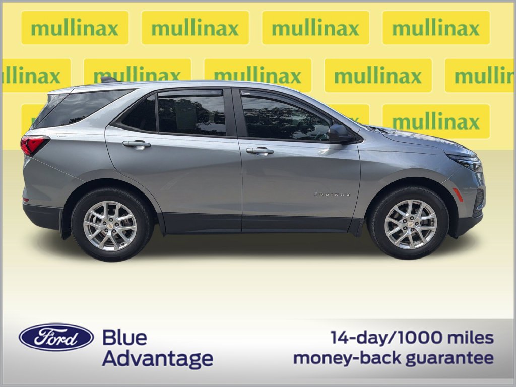 Used 2024 Chevrolet Equinox LS w/ LS Convenience Package FWD image 2