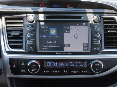 Used 2017 Toyota Highlander Limited Platinum AWD/4WD image 29