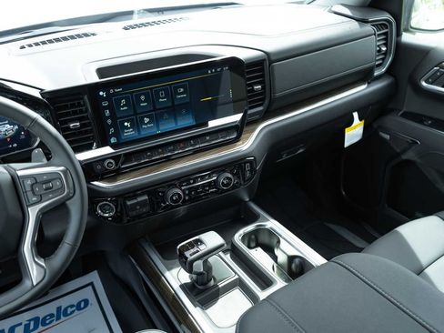 New 2026 Chevrolet Silverado 1500 RST w/ Redline Edition AWD/4WD image 17