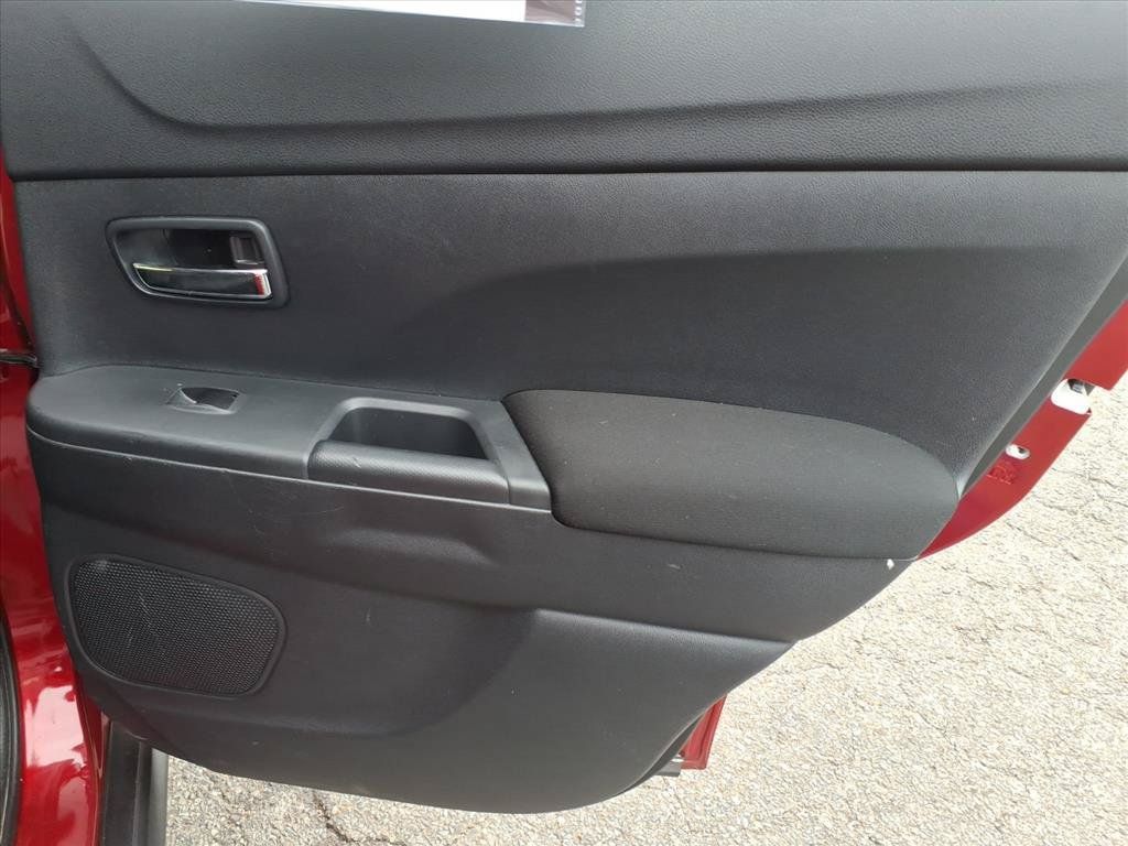 Used 2024 Mitsubishi Outlander Sport SE AWD/4WD image 17