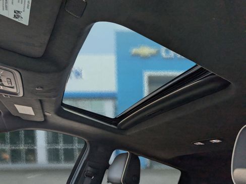 Used 2023 GMC Sierra 1500 AT4X image 18