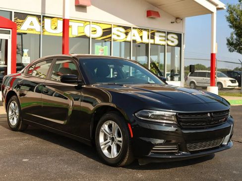 Used 2023 Dodge Charger SXT RWD image 3