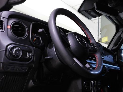 Used 2024 Jeep Wrangler Unlimited Rubicon w/ Technology Group AWD/4WD image 29