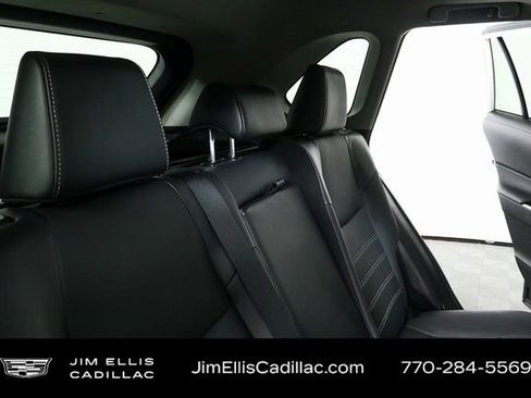 Used 2022 Toyota RAV4 XLE Premium image 21