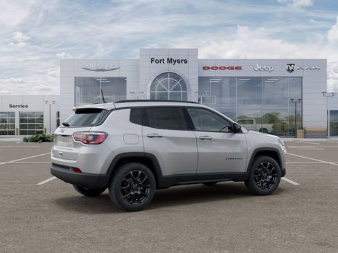 New 2026 Jeep Compass Latitude AWD/4WD image 4