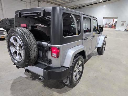 Used 2017 Jeep Wrangler Unlimited Sahara w/ Connectivity Group image 10
