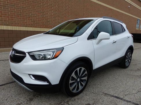 Used 2021 Buick Encore Preferred FWD image 1