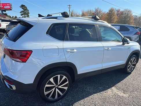 Used 2022 Volkswagen Taos SE image 5