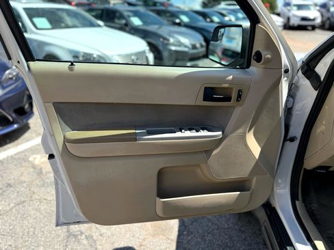 Used 2012 Ford Escape XLT image 11