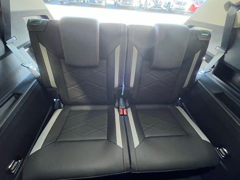 New 2026 Volkswagen Atlas Peak Edition image 26