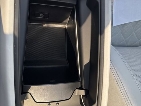 Used 2024 BMW X5 M60i w/ Climate Comfort Package image 32