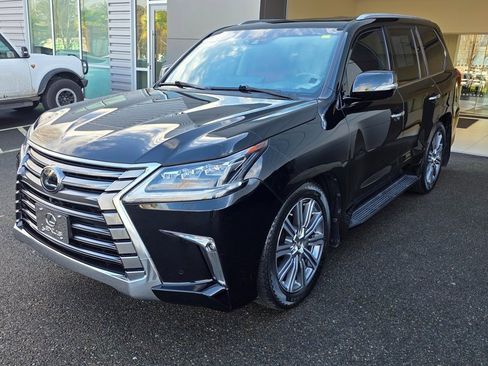 Used 2017 Lexus LX 570 4WD image 22