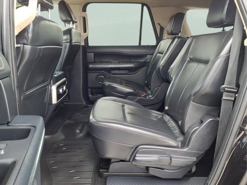 Used 2022 Ford Expedition Max XLT image 18