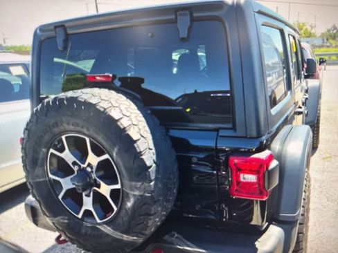 Used 2018 Jeep Wrangler Unlimited Rubicon AWD/4WD image 2