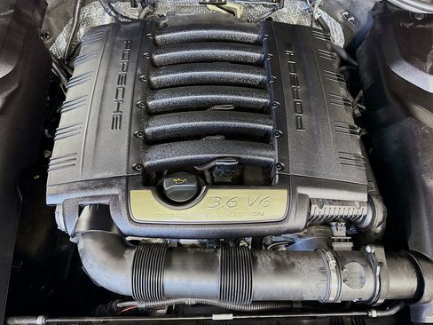 Used 2016 Porsche Cayenne image 37