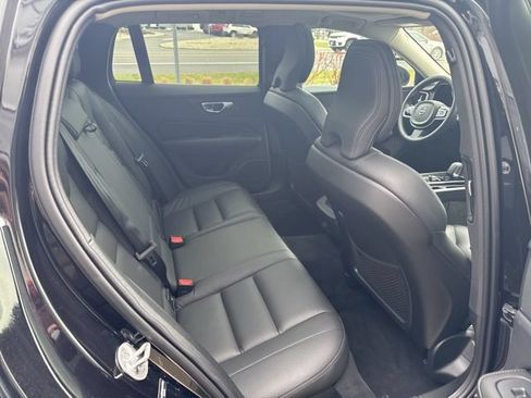 Used 2025 Volvo V60 B5 Cross Country Plus AWD/4WD image 12