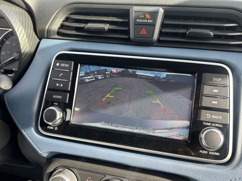 Used 2025 Nissan Versa SV image 24