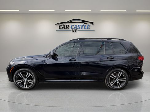 Used 2022 BMW X7 xDrive40i w/ M Sport Package AWD/4WD image 12