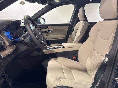 New 2026 Volvo XC90 B6 Plus w/ Protection Package Premier image 19