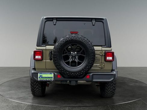 Used 2025 Jeep Wrangler Sport AWD/4WD image 8