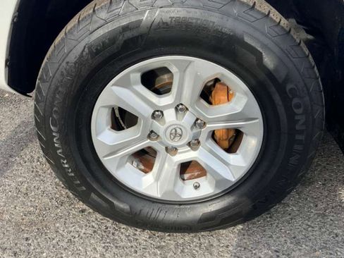 Used 2016 Toyota 4Runner SR5 Premium image 32