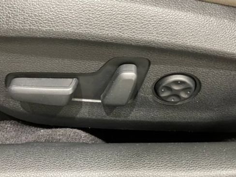 Used 2016 Hyundai Sonata Limited w/ Option Group 04 FWD image 29
